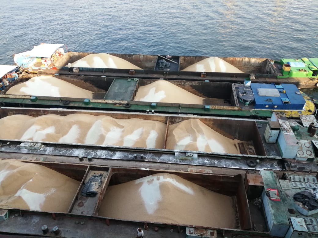 Open barge salt cargo overhead